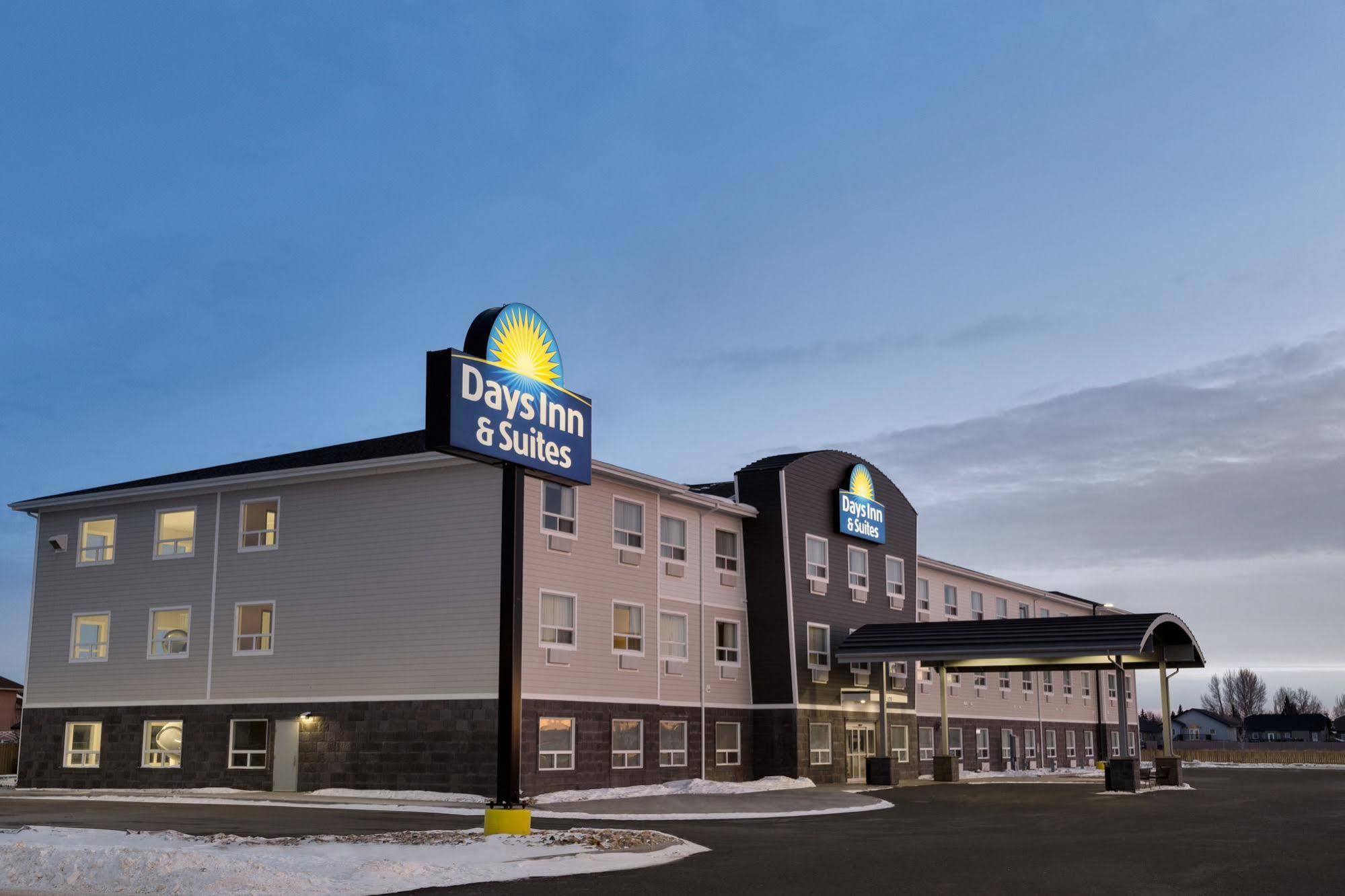 Days Inn & Suites By Wyndham Warman Eksteriør bilde